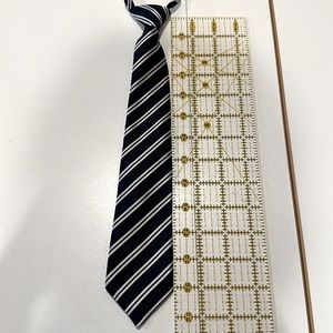 🔴Children’s place youth Neck tie. Size 4-7 years. Like new/Excellent condition